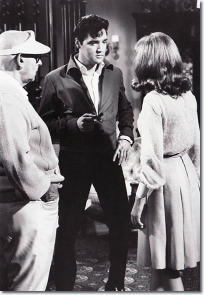 Directer Norman Taurog, Elvis Presley and Annette Day